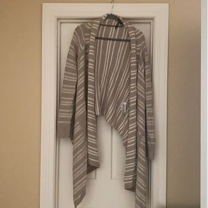 BCBG knit cardigan